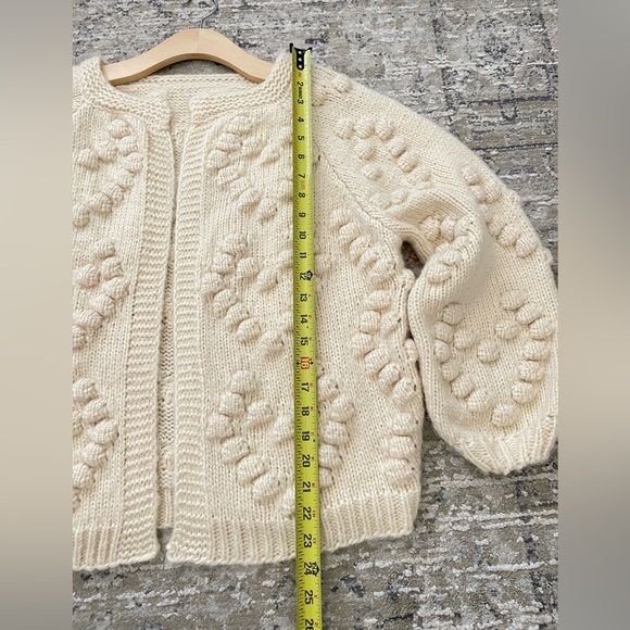 Anthropologie Style Chunky Pom Pom Heart Cardigan Sweater Puffs Size M Cream - Picture 6 of 11